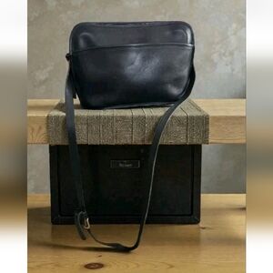 Vtg Coach Black Leather Crossbody/Shoulder Bag USA, Rare Early Style No 069-9202